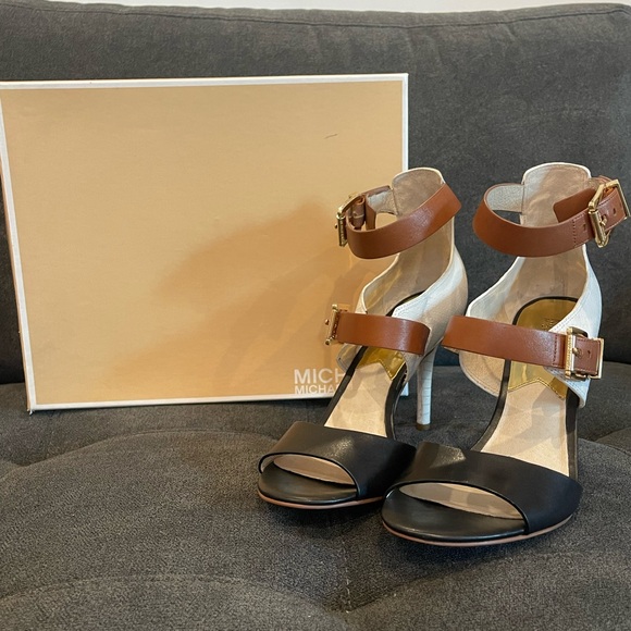 Michael Kors White Snake Embossed Leather Sandals - Picture 1 of 6